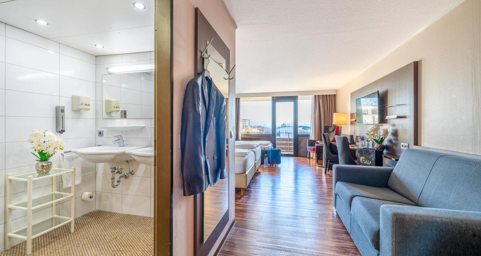 Vierbettzimmer mit Balkon