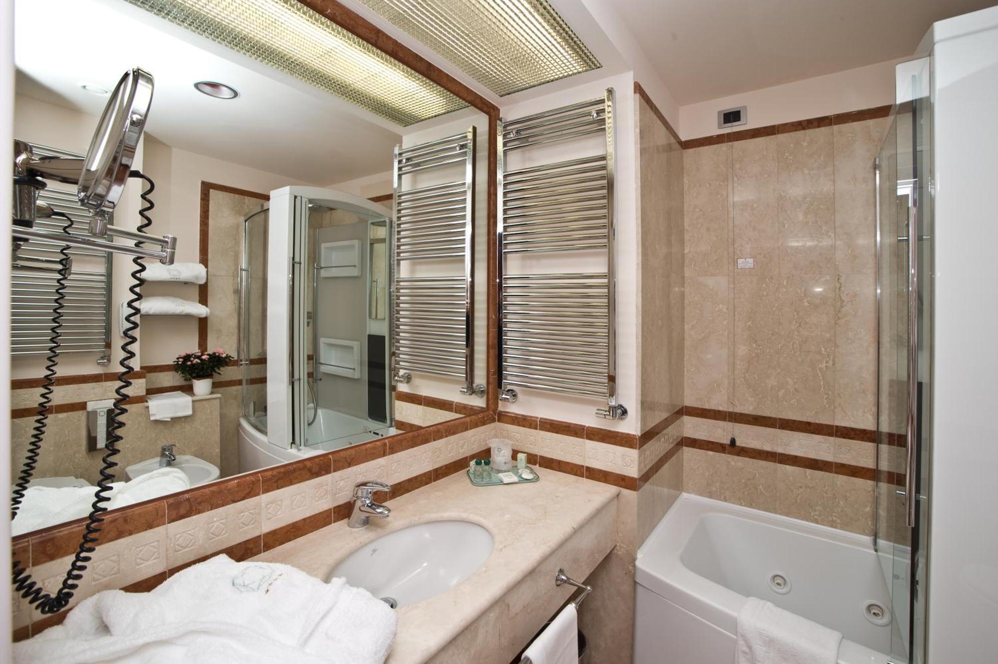 Single Room,1657138362:JPEG