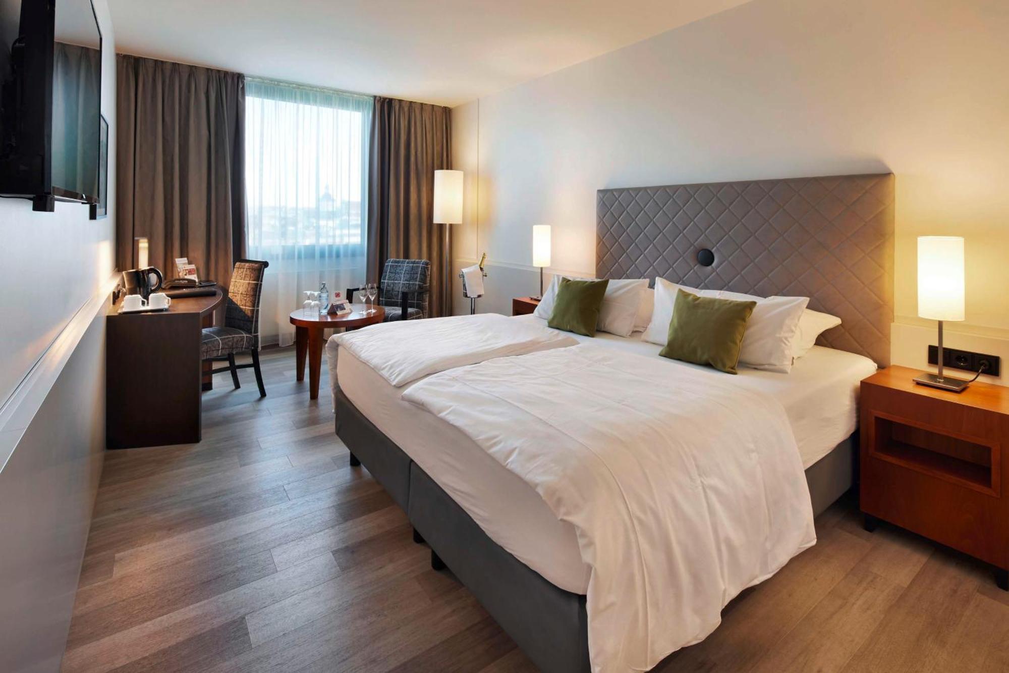 Business Double Room,1657144541:JPEG