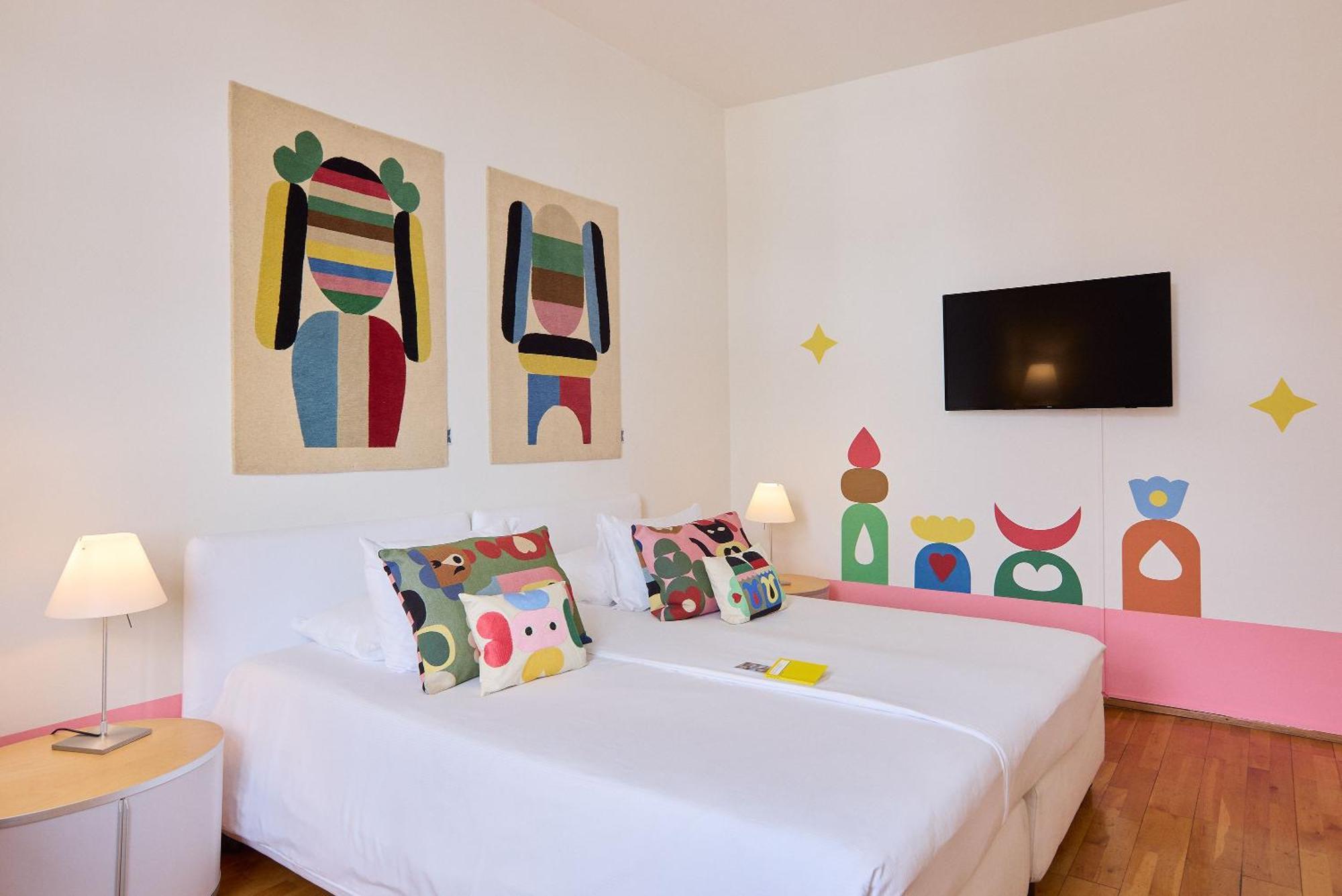 Art Double Room