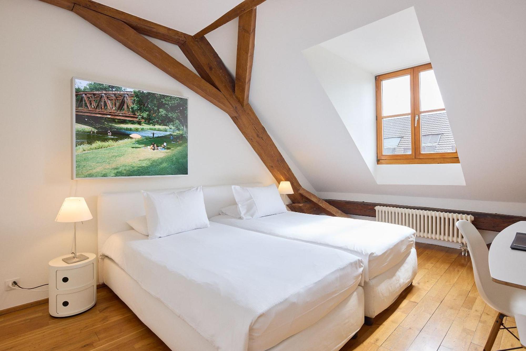 Art Double Room