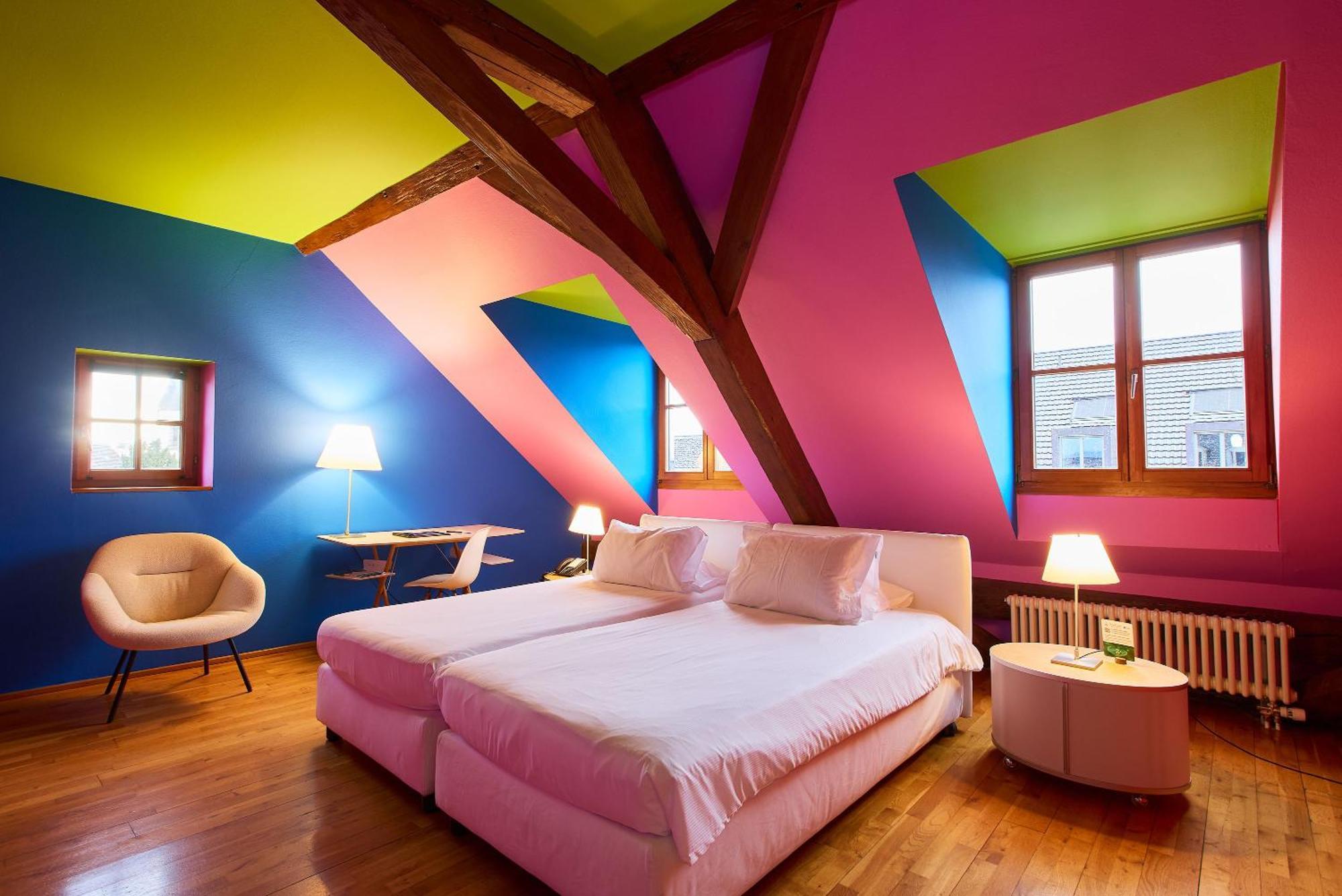 Art Double Room