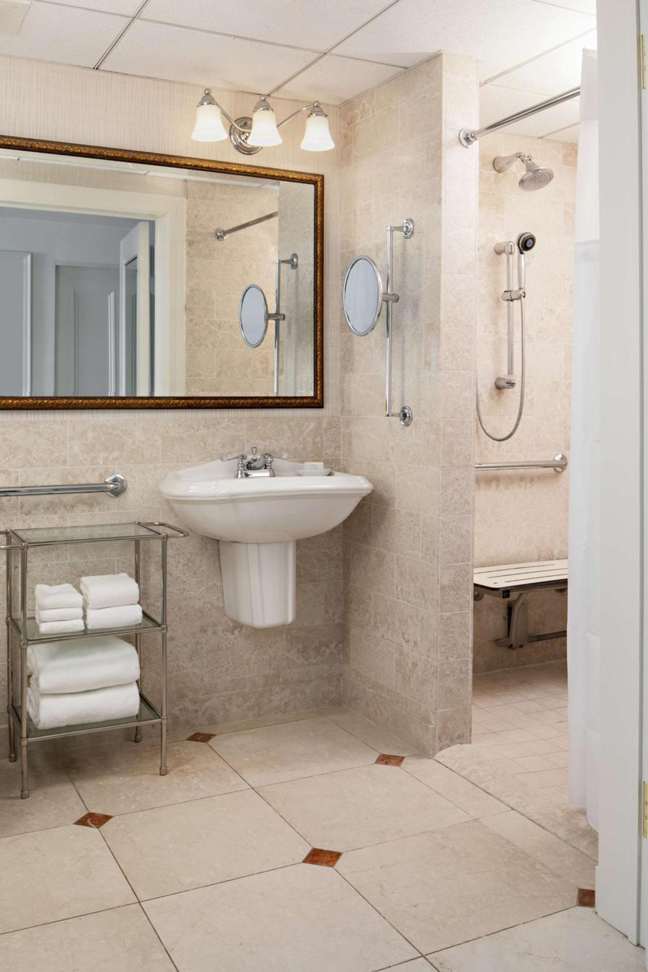 Queen Room Two Queen Beds Roll Shower Mobility Access