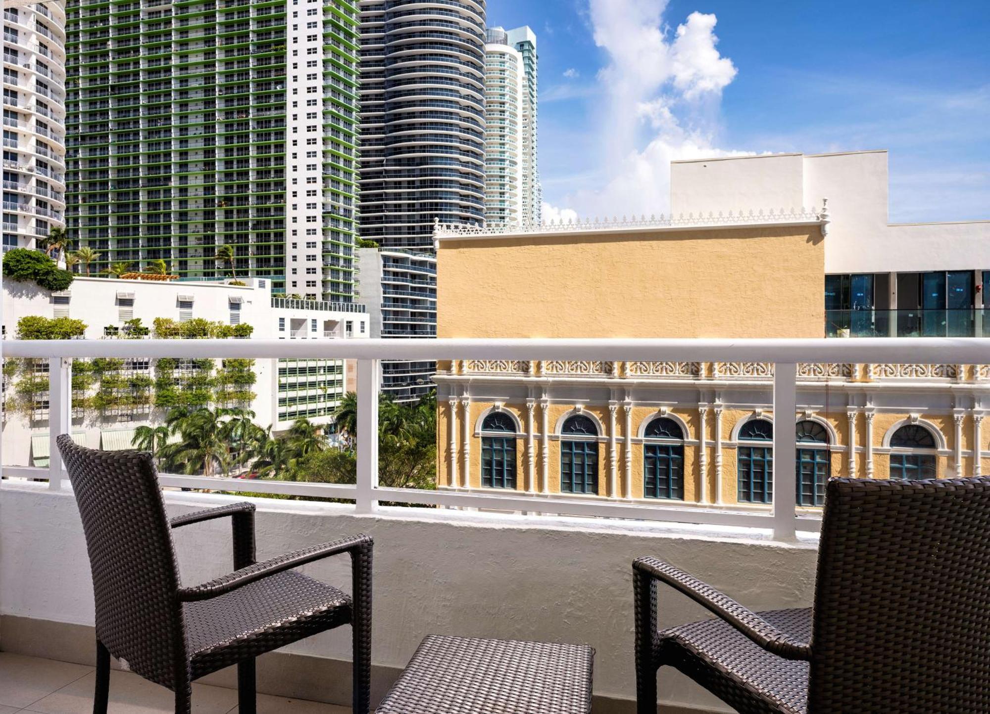 King Room Balcony & Park View