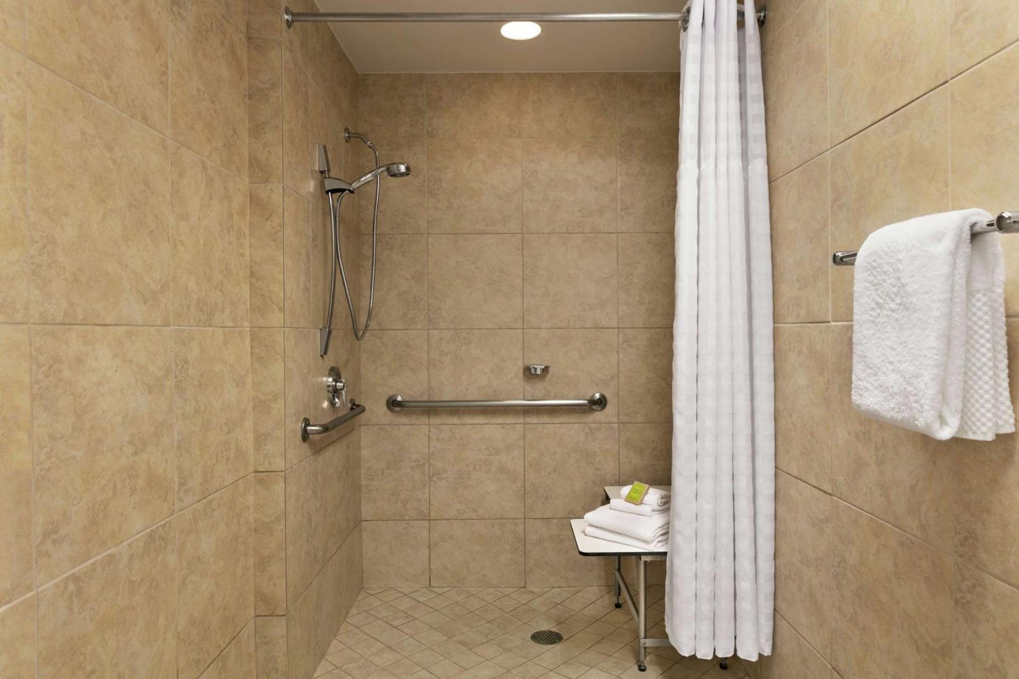 King Room Patio Roll Shower Mobility Access