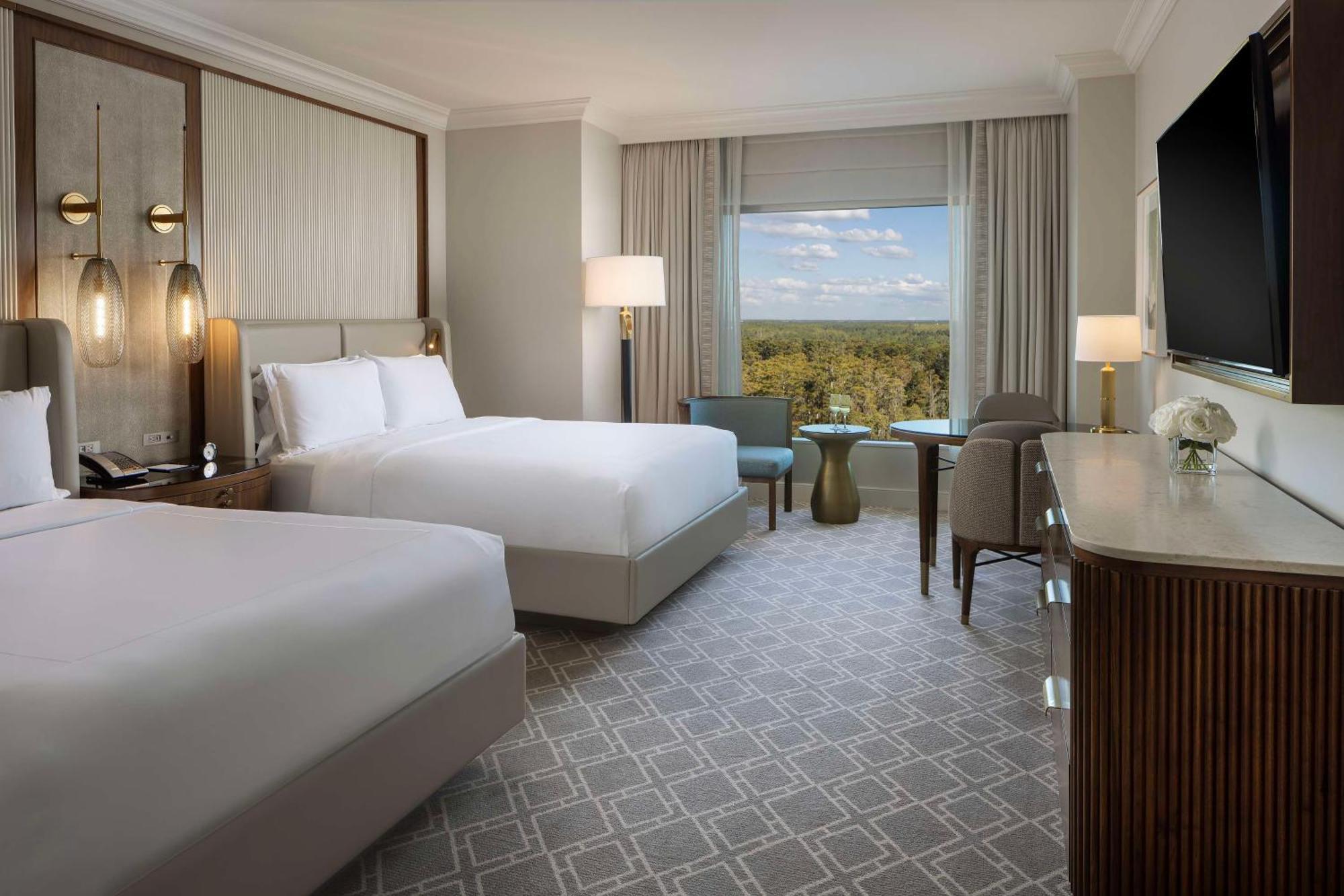Deluxe Queen Room High Floor