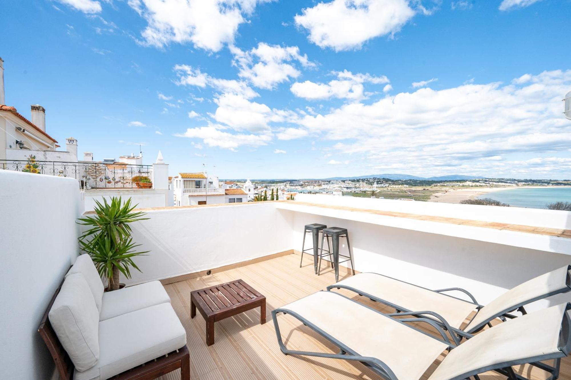 One-Bedroom Apartment Terrace