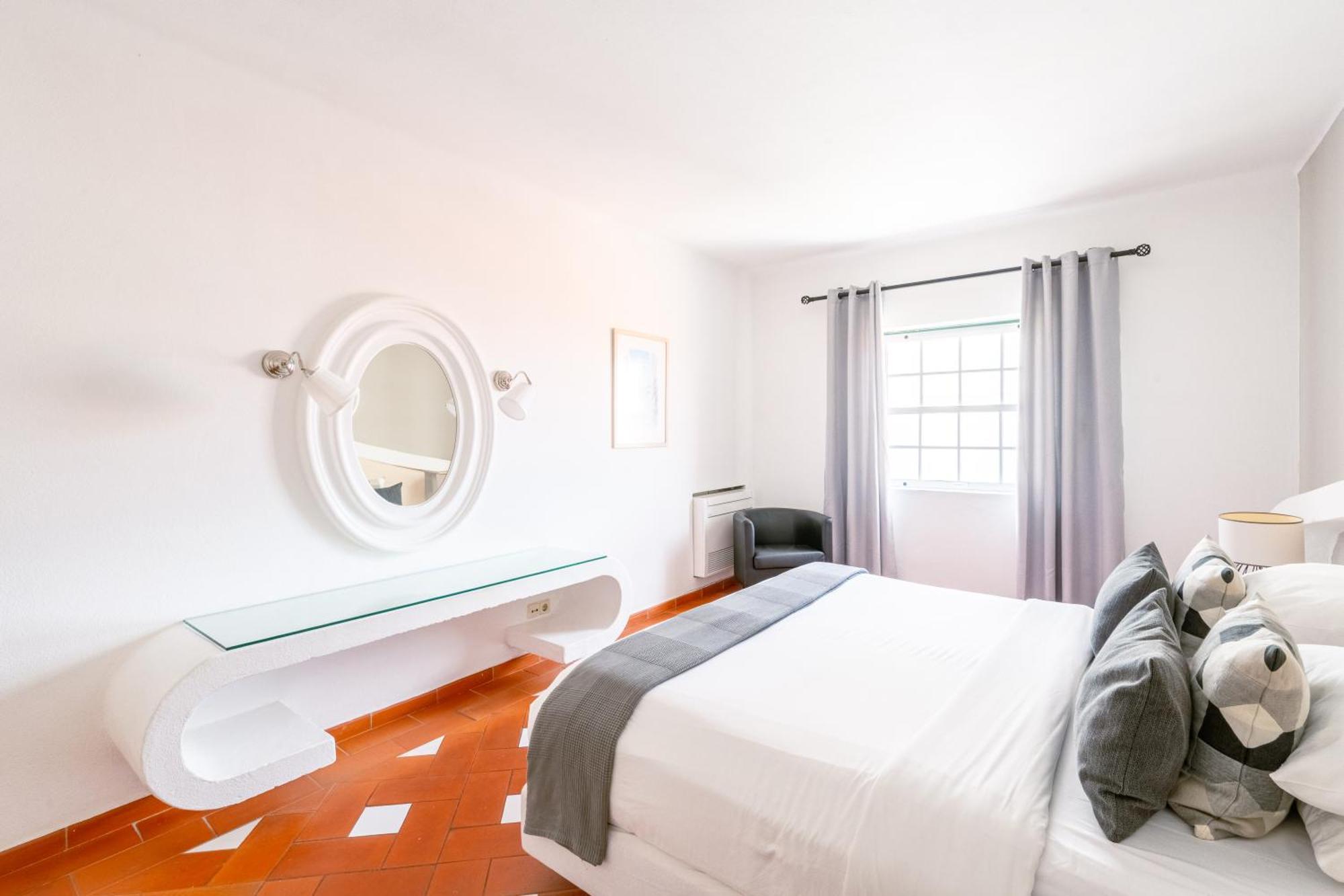 One-Bedroom Apartment Terrace