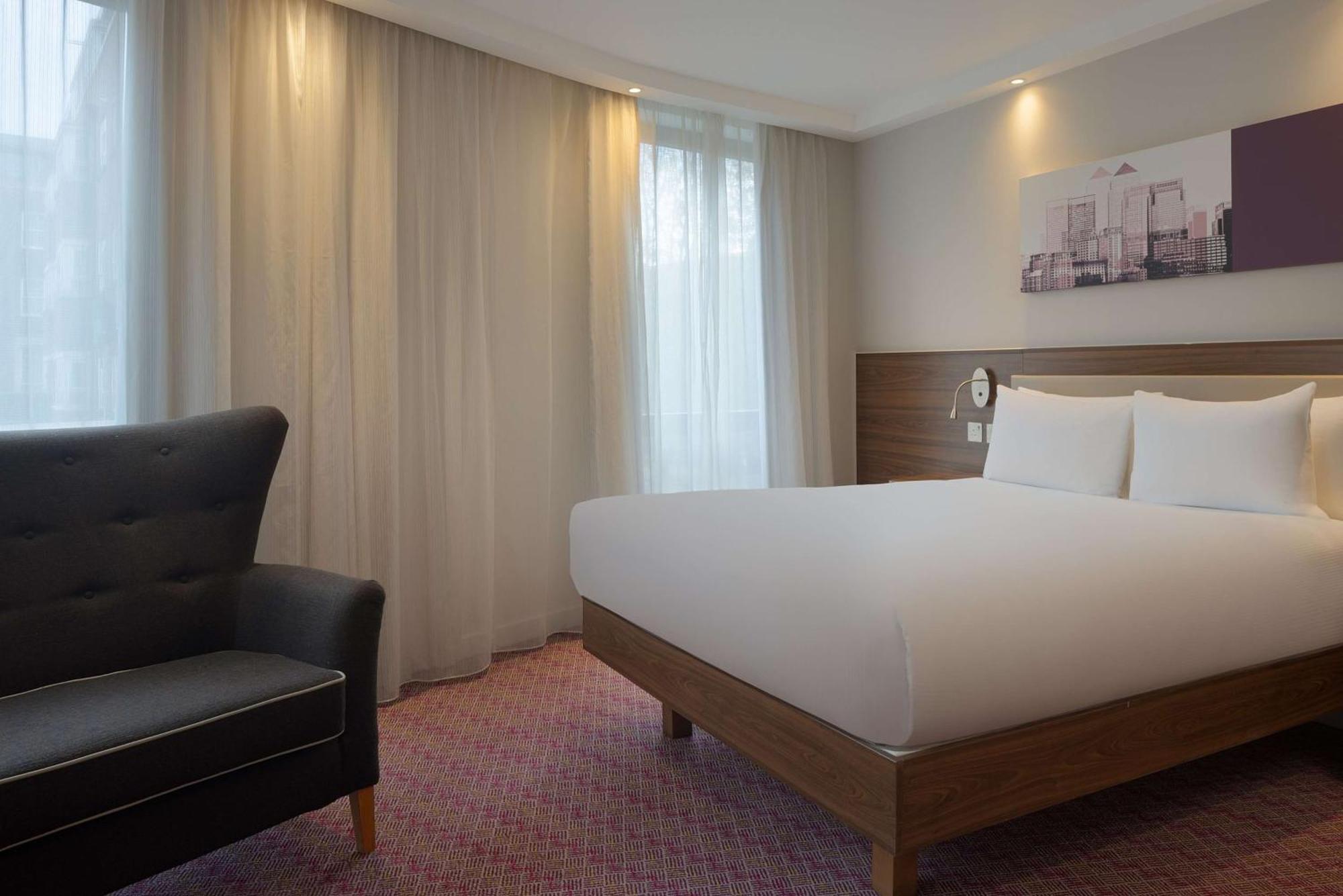 Queen Room Accessible
