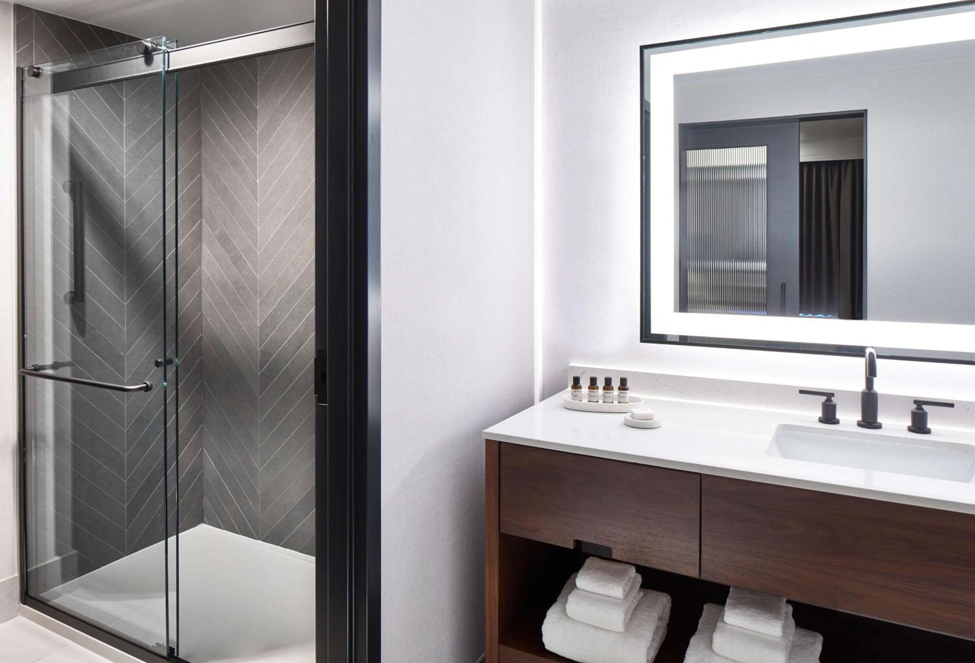 One-Bedroom King Suite with Balcony