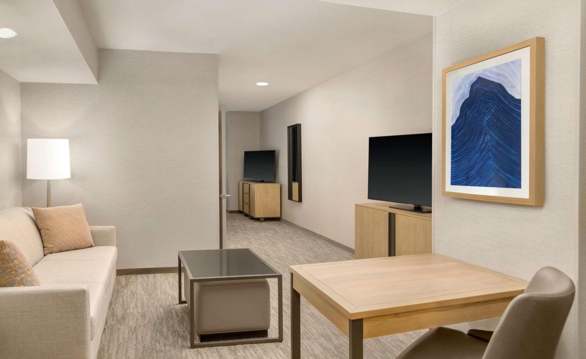 King Studio Hearing Accessible Non-Smoking
