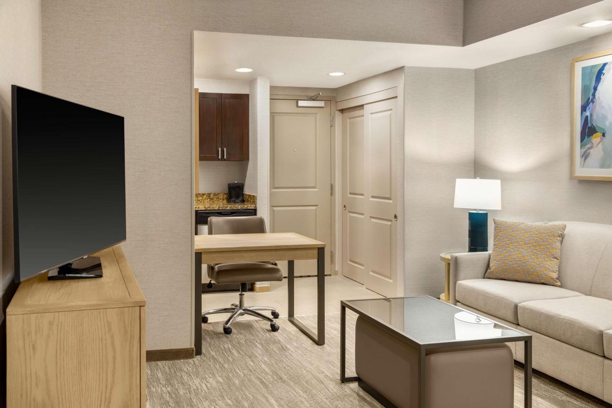 King Studio Hearing Accessible Non-Smoking