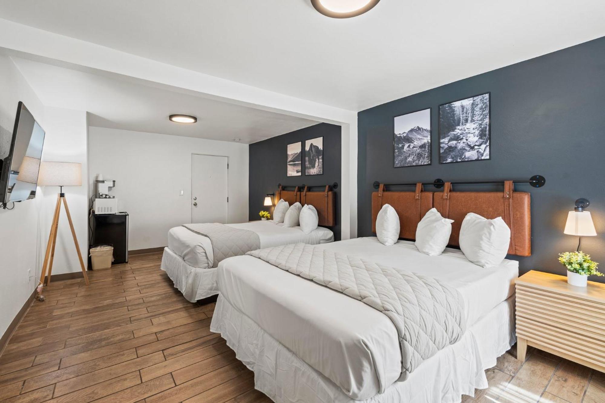 Queen Room Two Queen Beds Non-Smoking