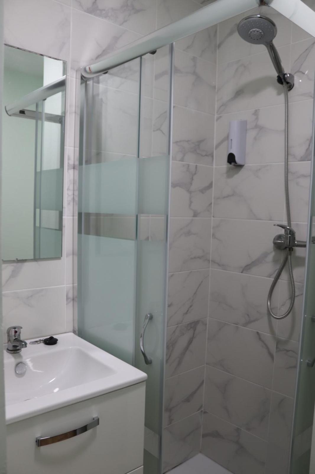 Double Room Private Bathroom