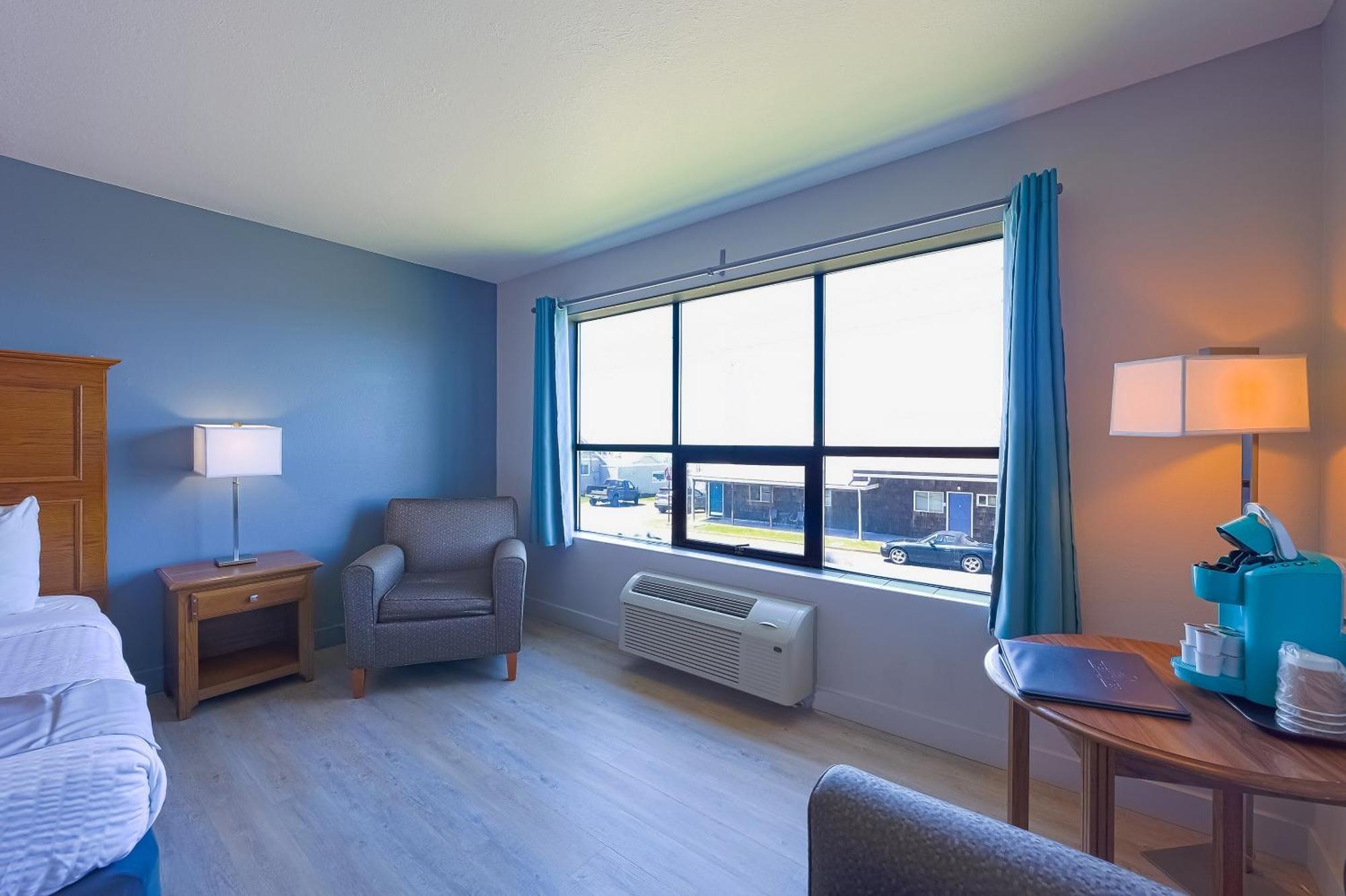 King Bed Limited Ocean view