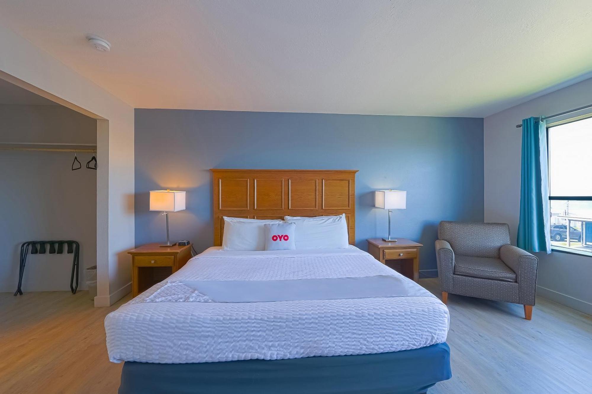 King Bed Limited Ocean view