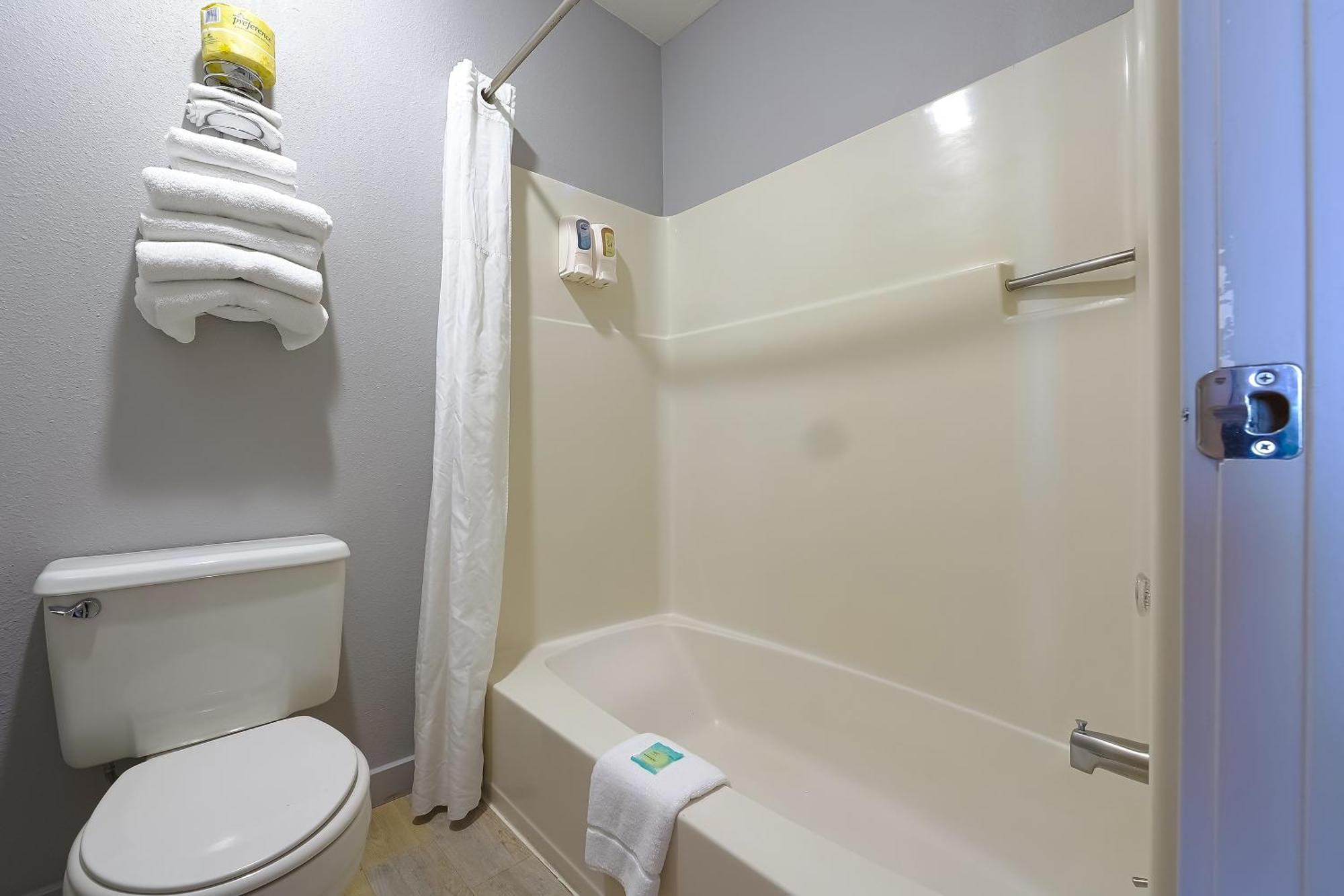 2 Queen Bed Ocean view