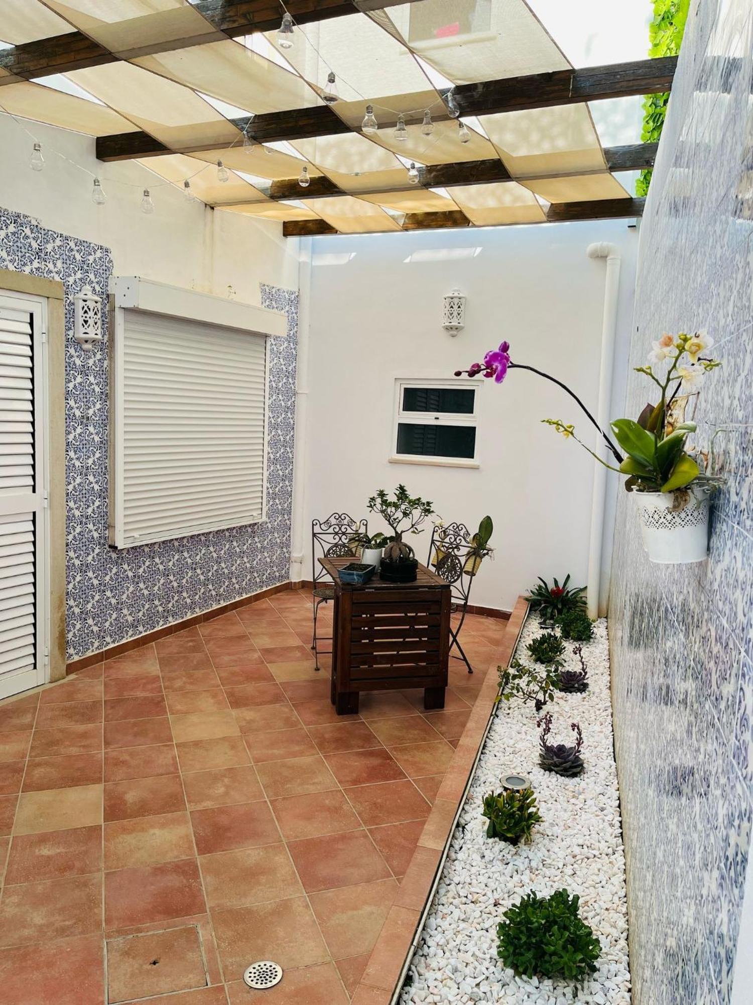 One-Bedroom Apartment Garden View