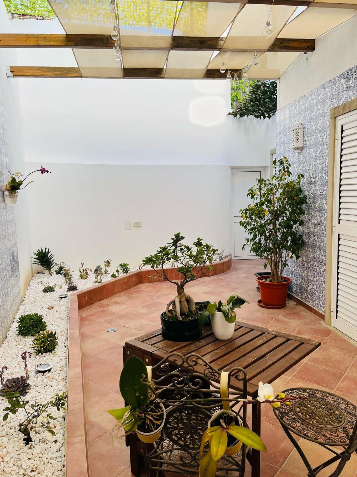 One-Bedroom Apartment Garden View
