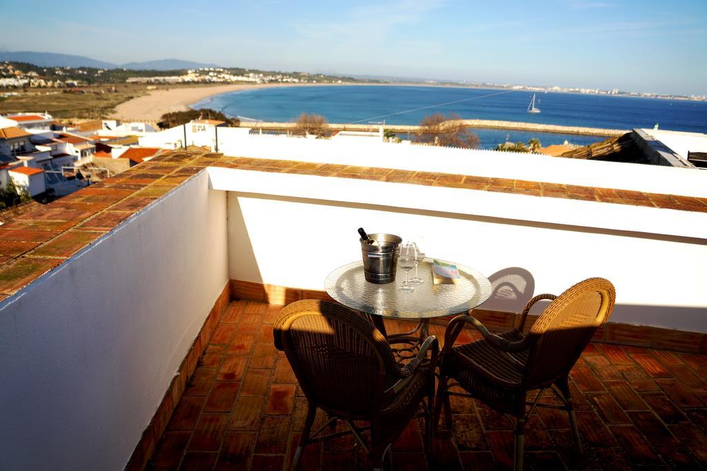 One-Bedroom Apartment Terrace