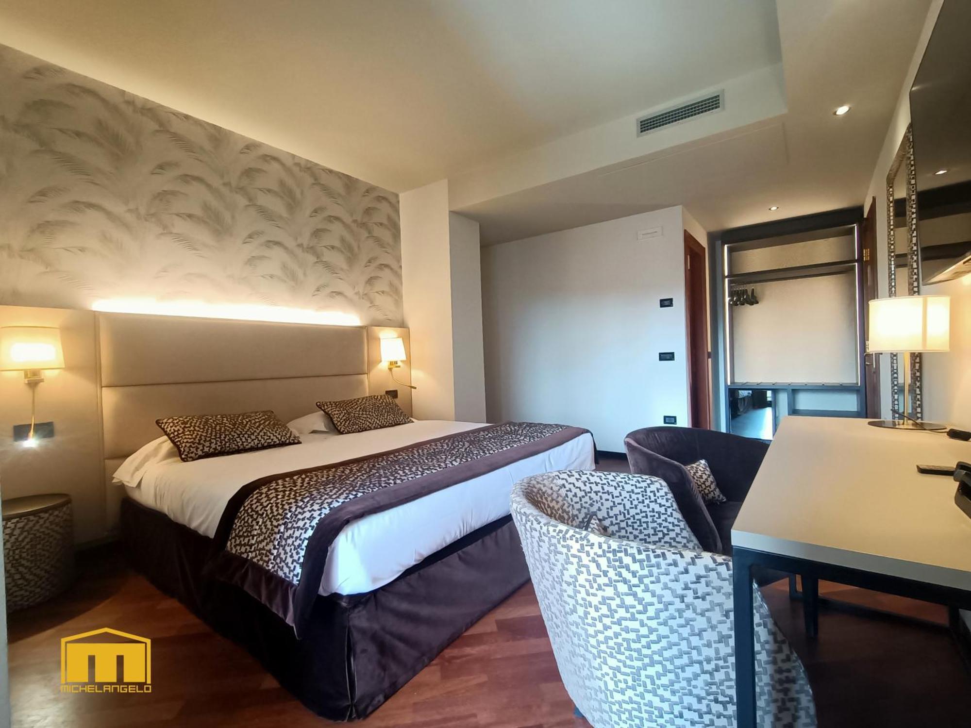 Deluxe Double Room,1658073483:JPEG