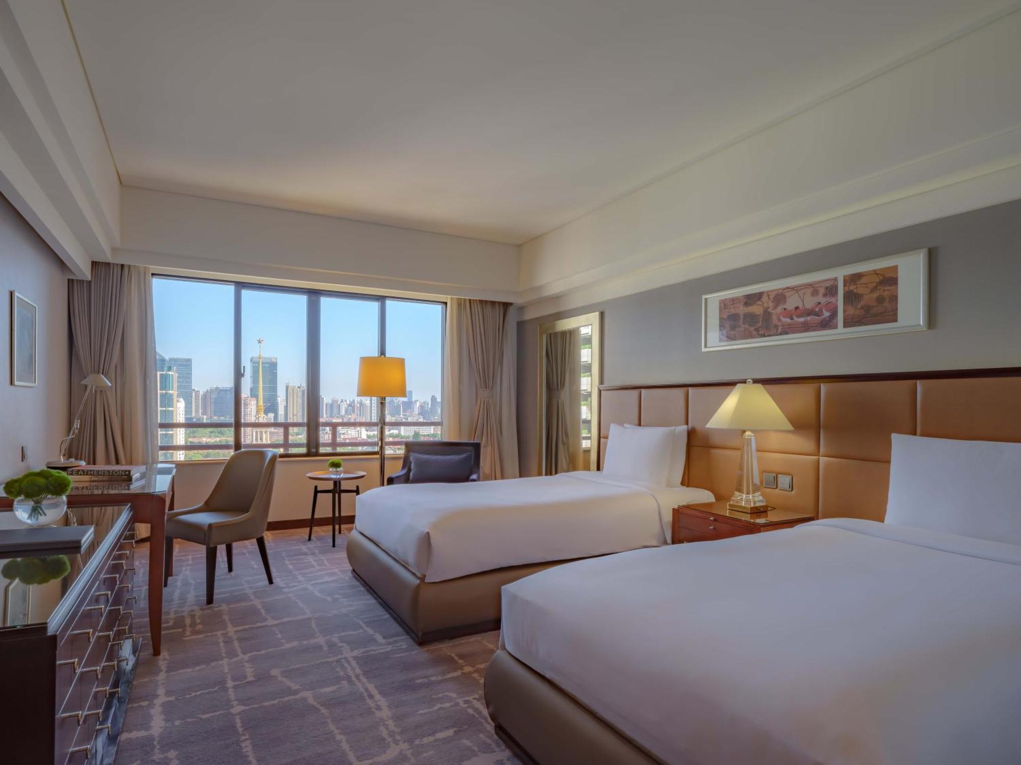 Deluxe Skyline View Room Guest room 2 Twin or Single Beds