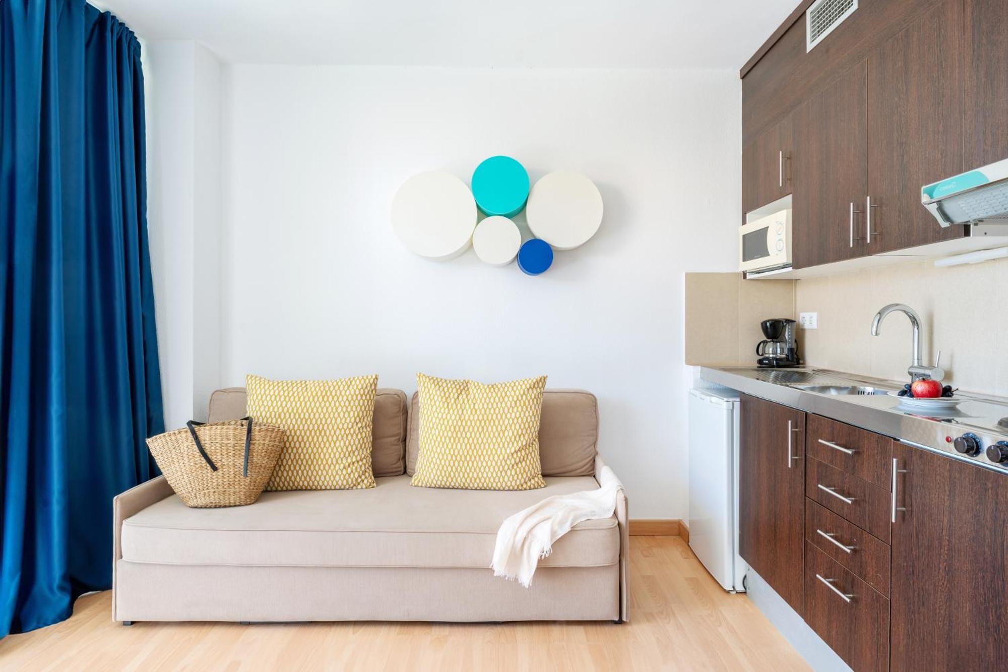 Apartment with Balcony,1658747676:JPEG