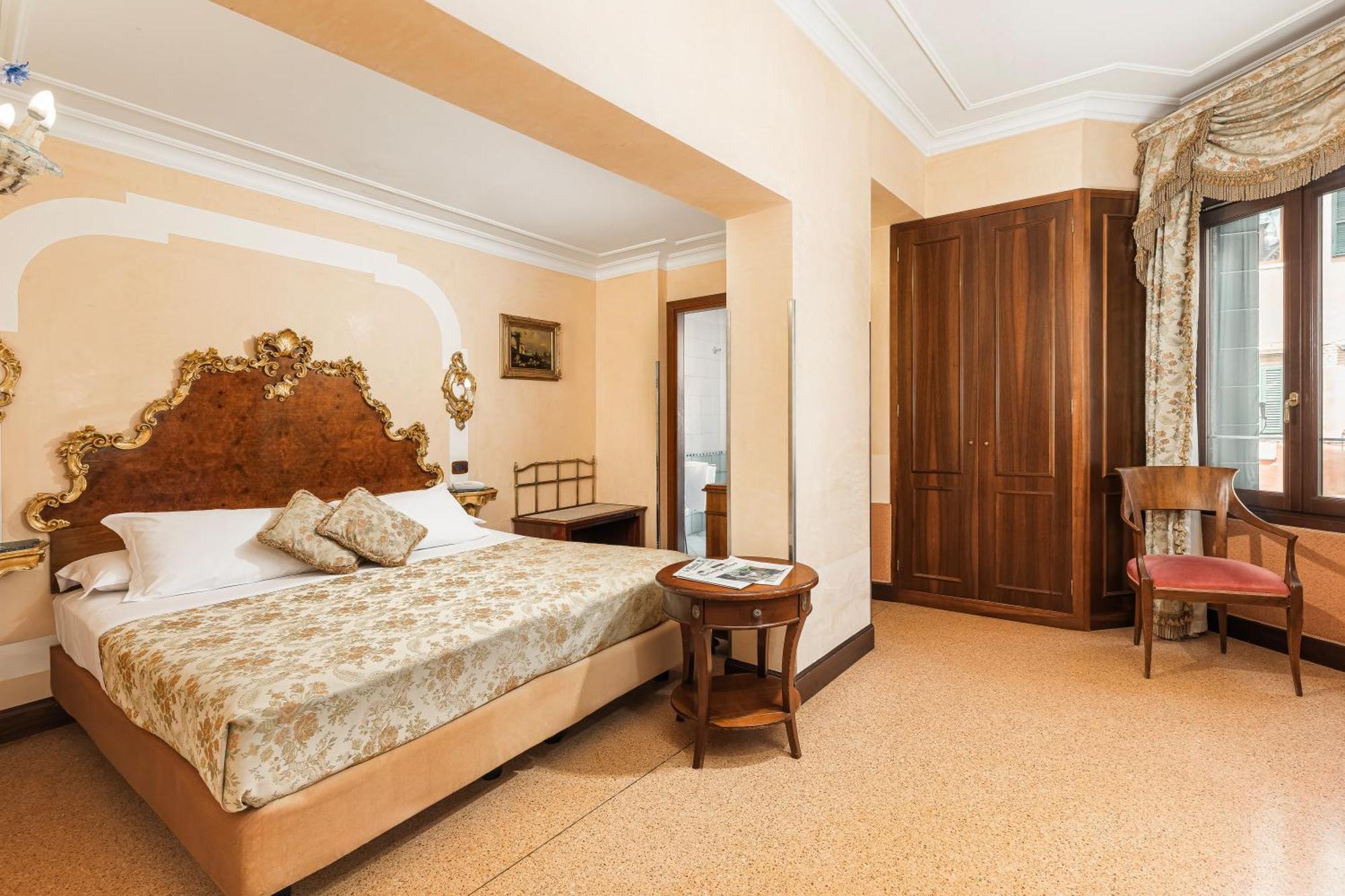 Classic Triple Room