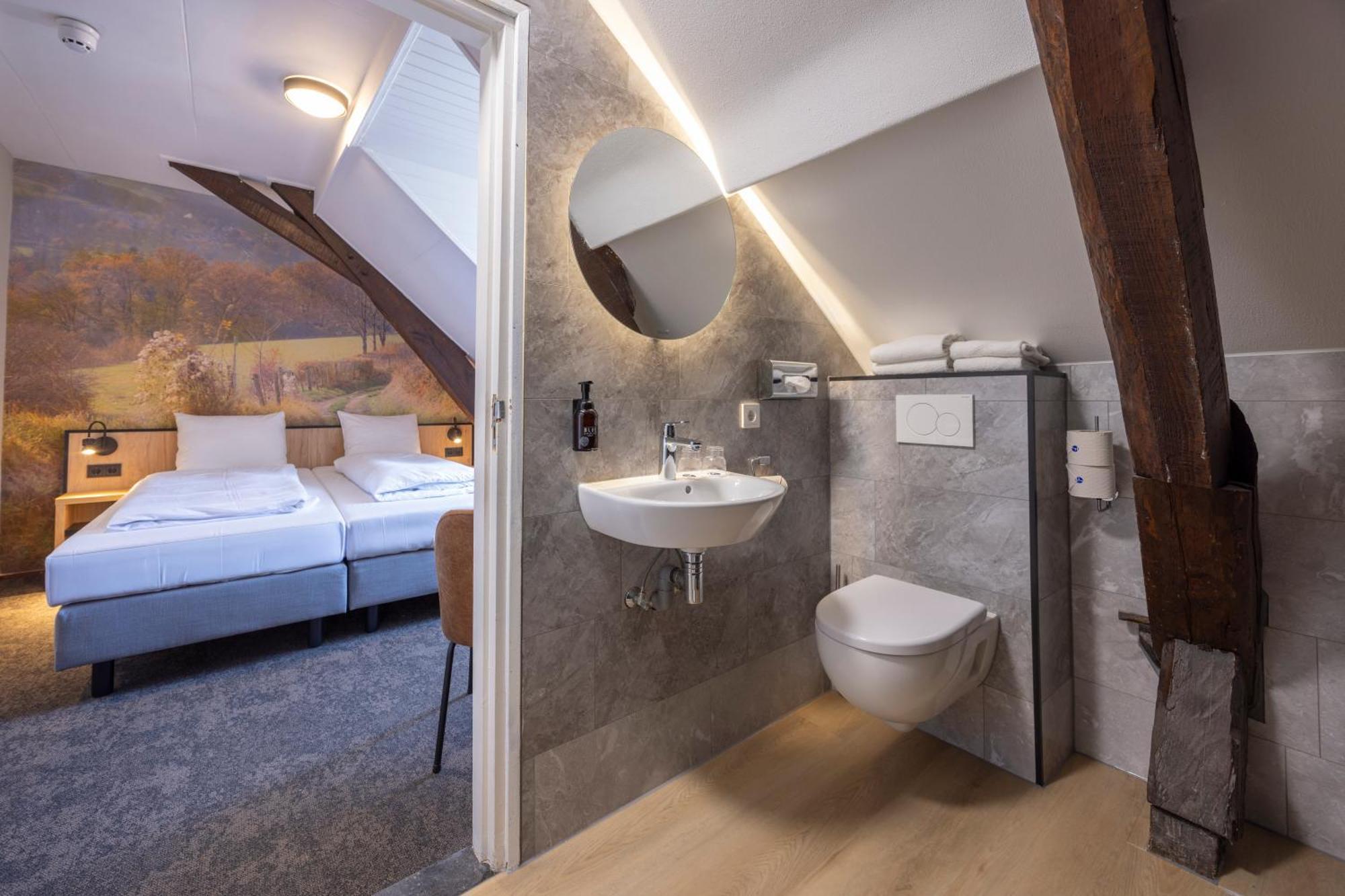 Small Double Room Shower
