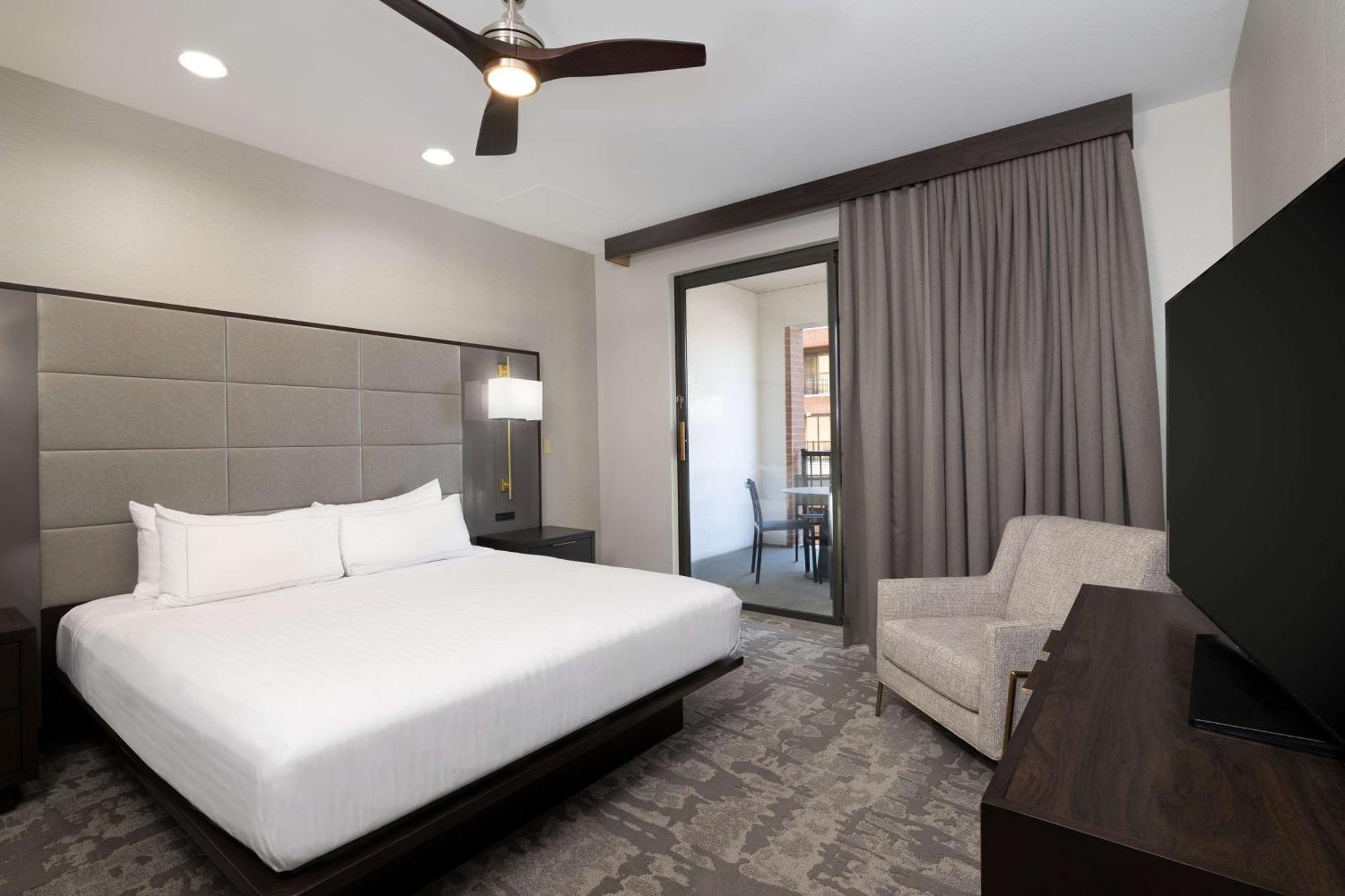 One-Bedroom Condo,1658758700:JPEG