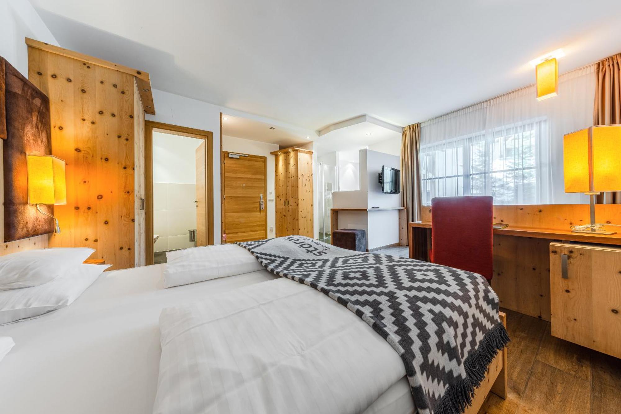 Deluxe Double or Twin Room