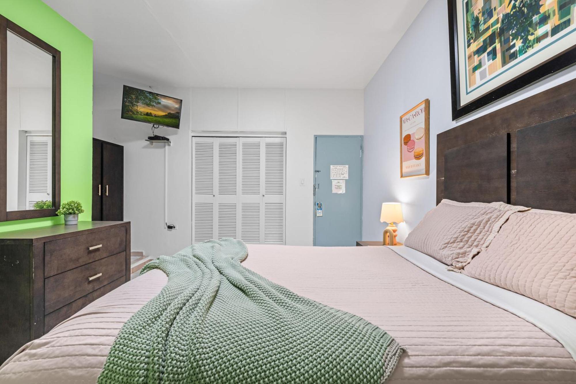 Guest Room One Bed