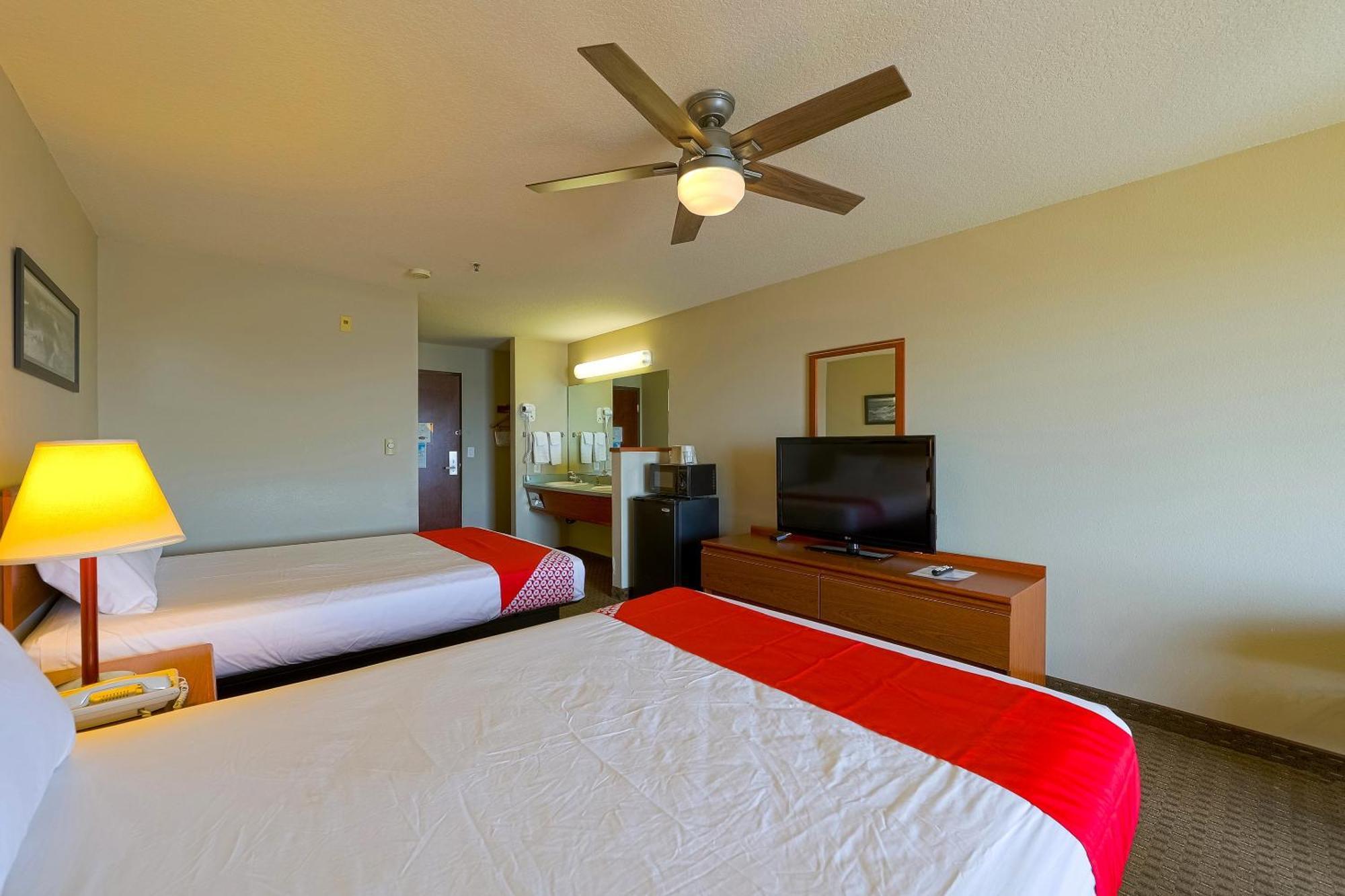 Double Queen Room Bay View Pet Friendly