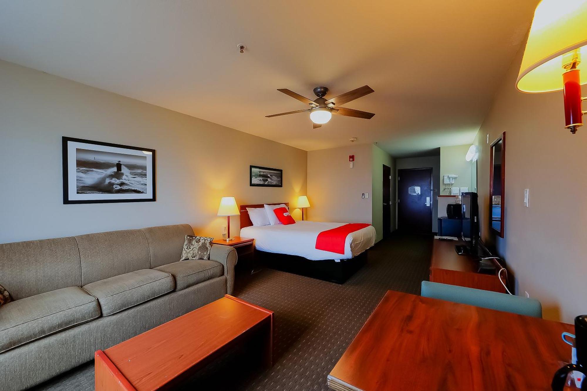 Queen Room Accessible Bay view Pet Friendly