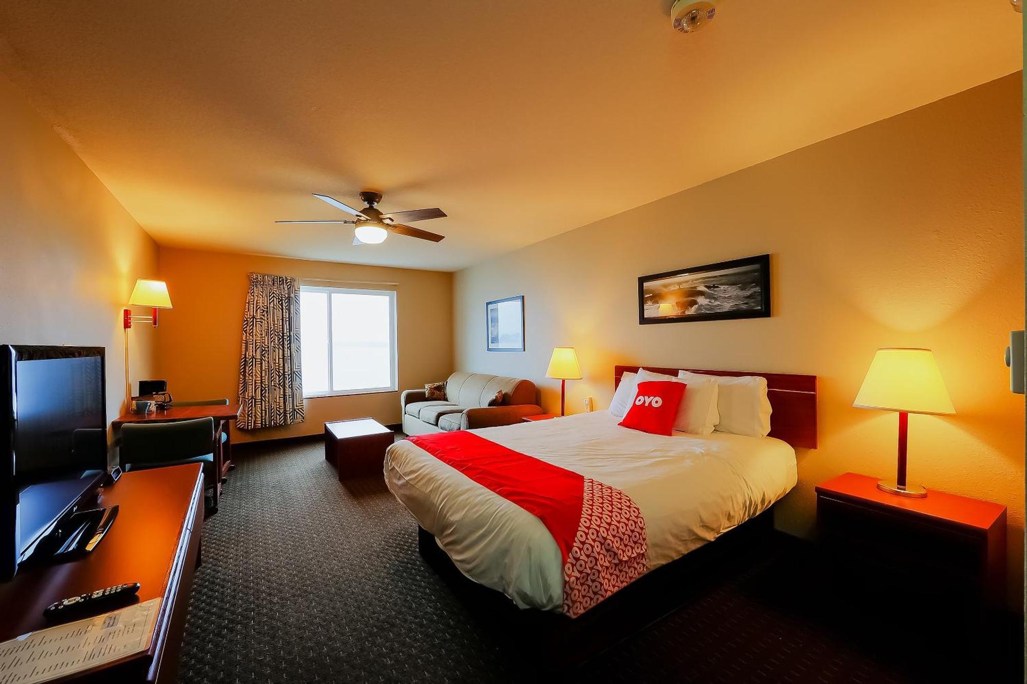 Queen Room Accessible Bay view Pet Friendly