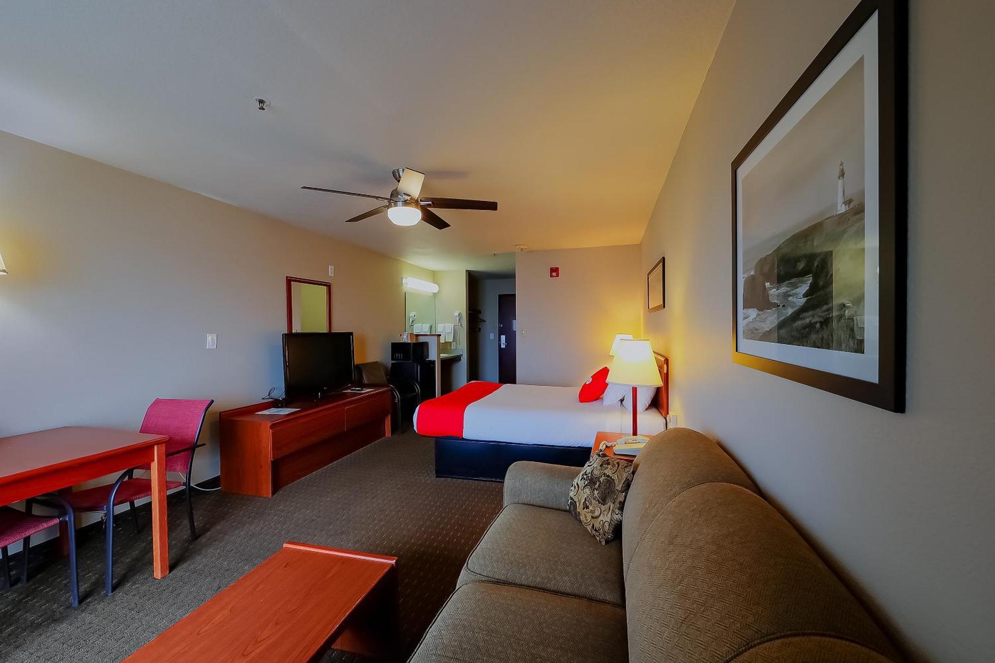 Queen Bed Accessible Ocean View