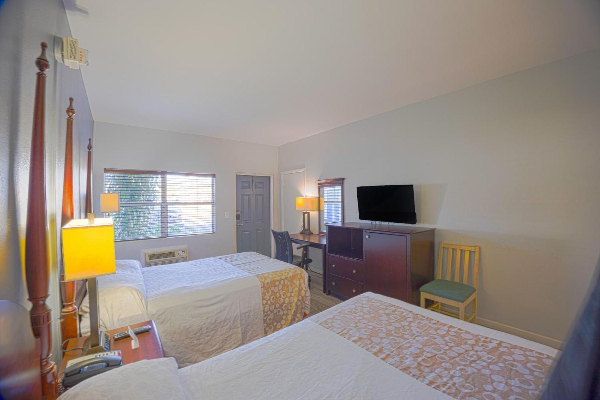 2 Full Bed Accessible