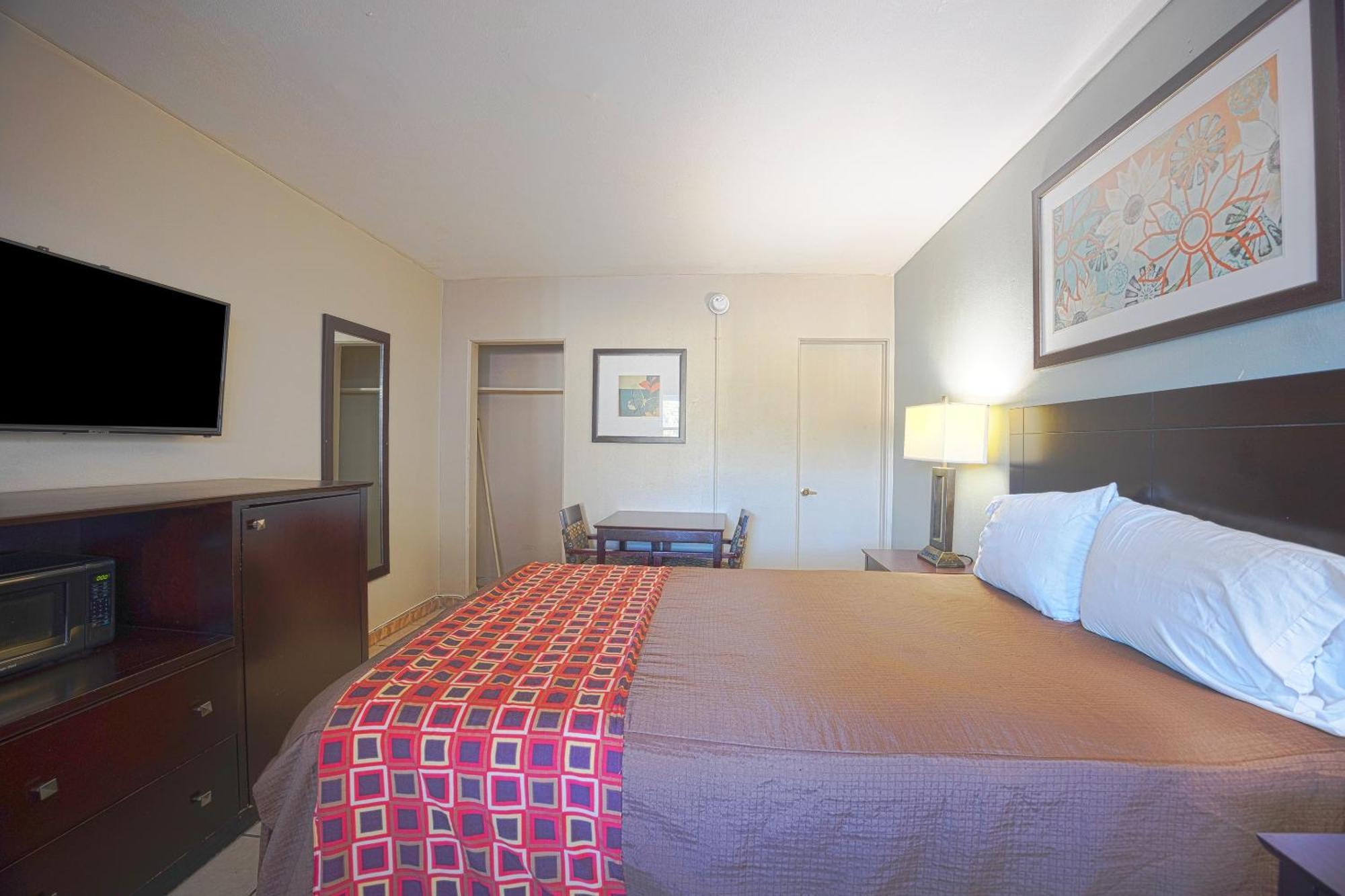 Full Bed Non-Smoking