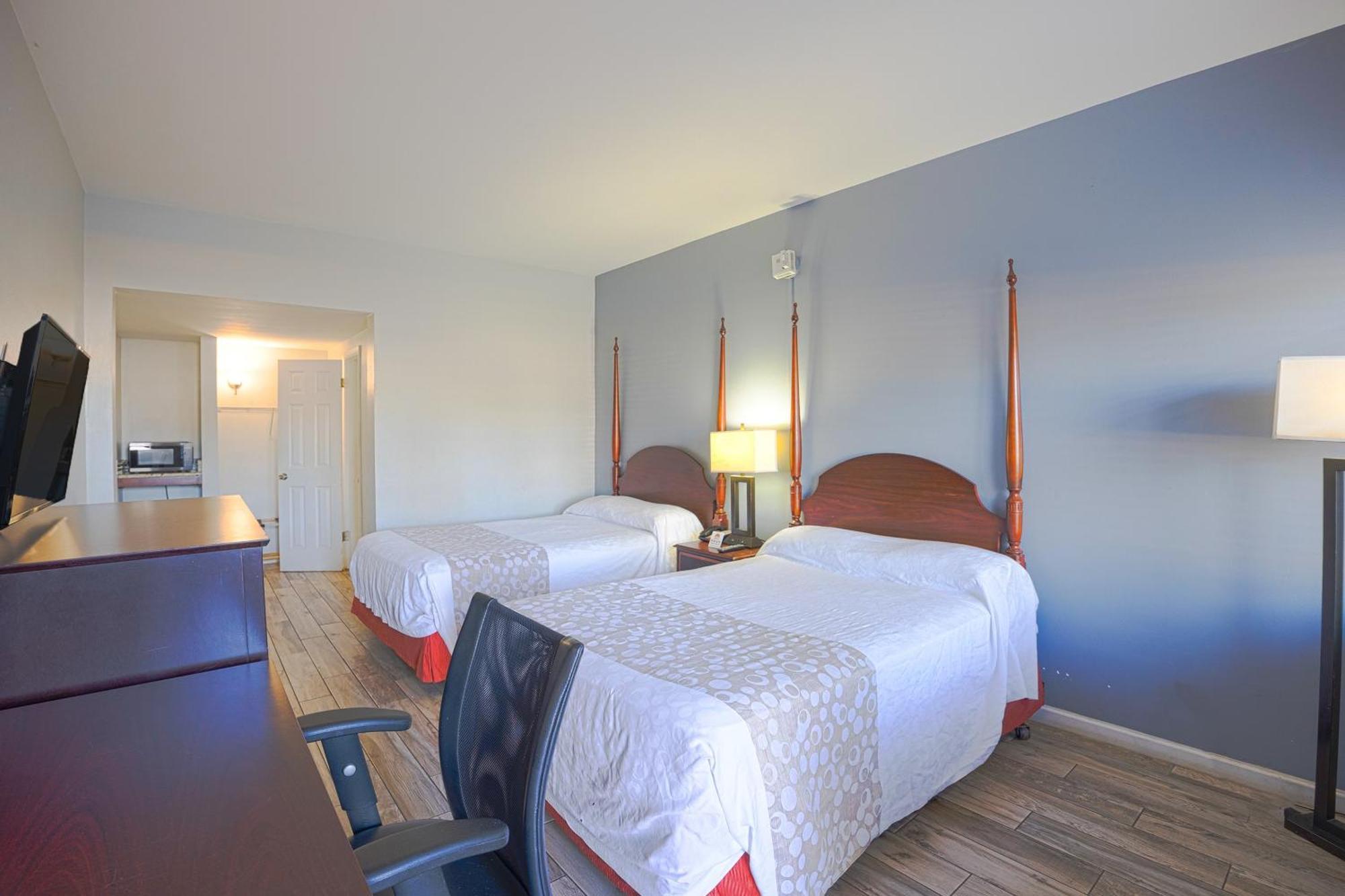 2 Full Bed Accessible