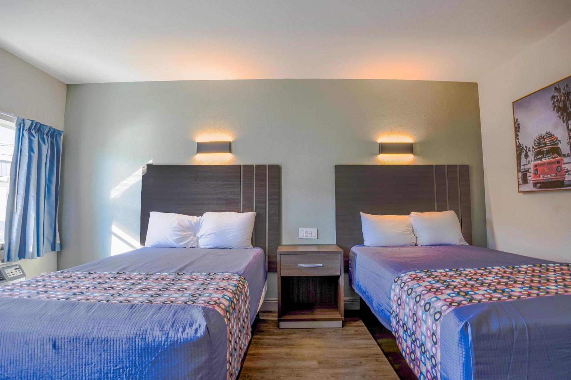 2 Full Beds Non-Smoking