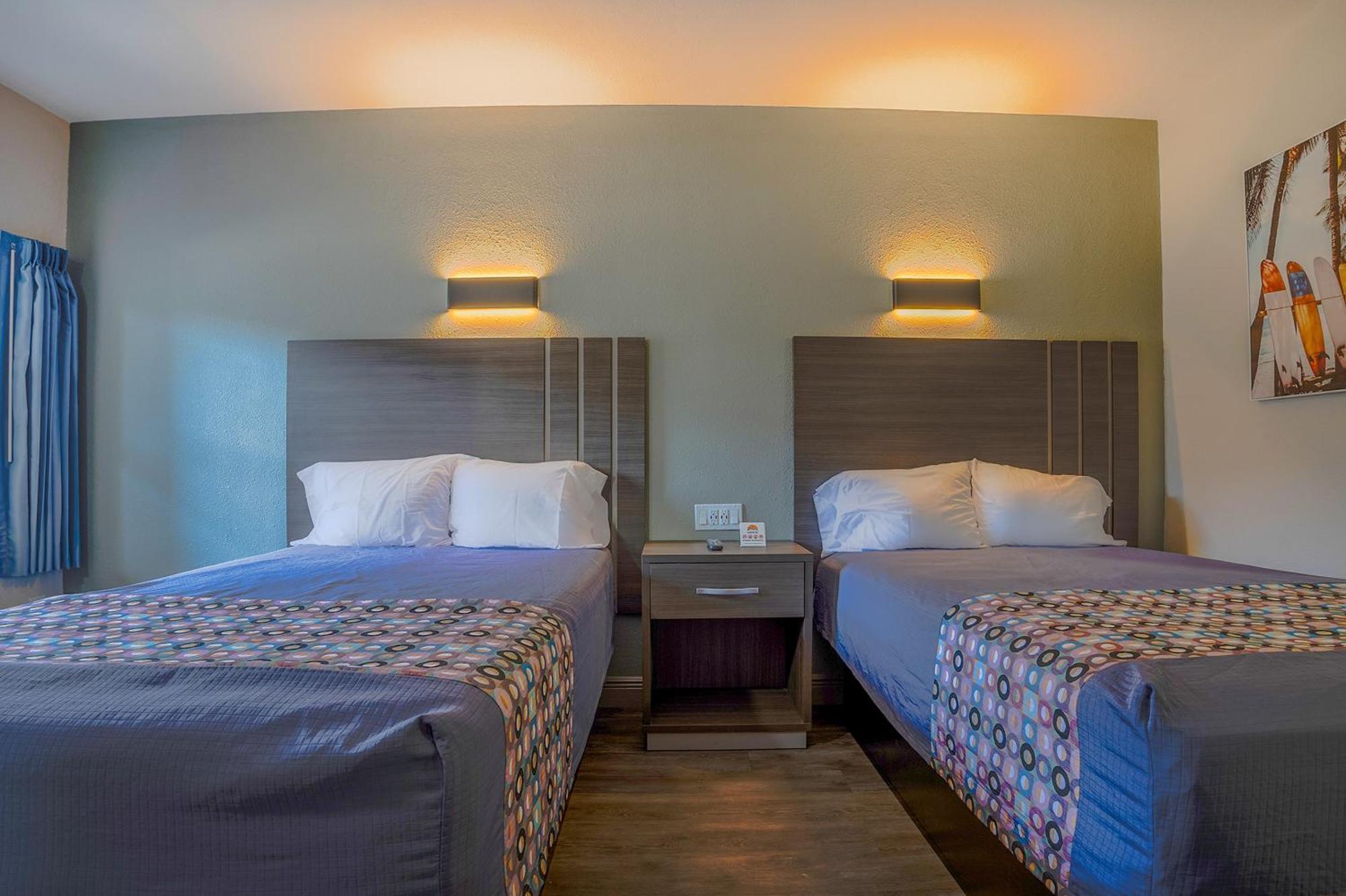 2 Full Bed Accessible