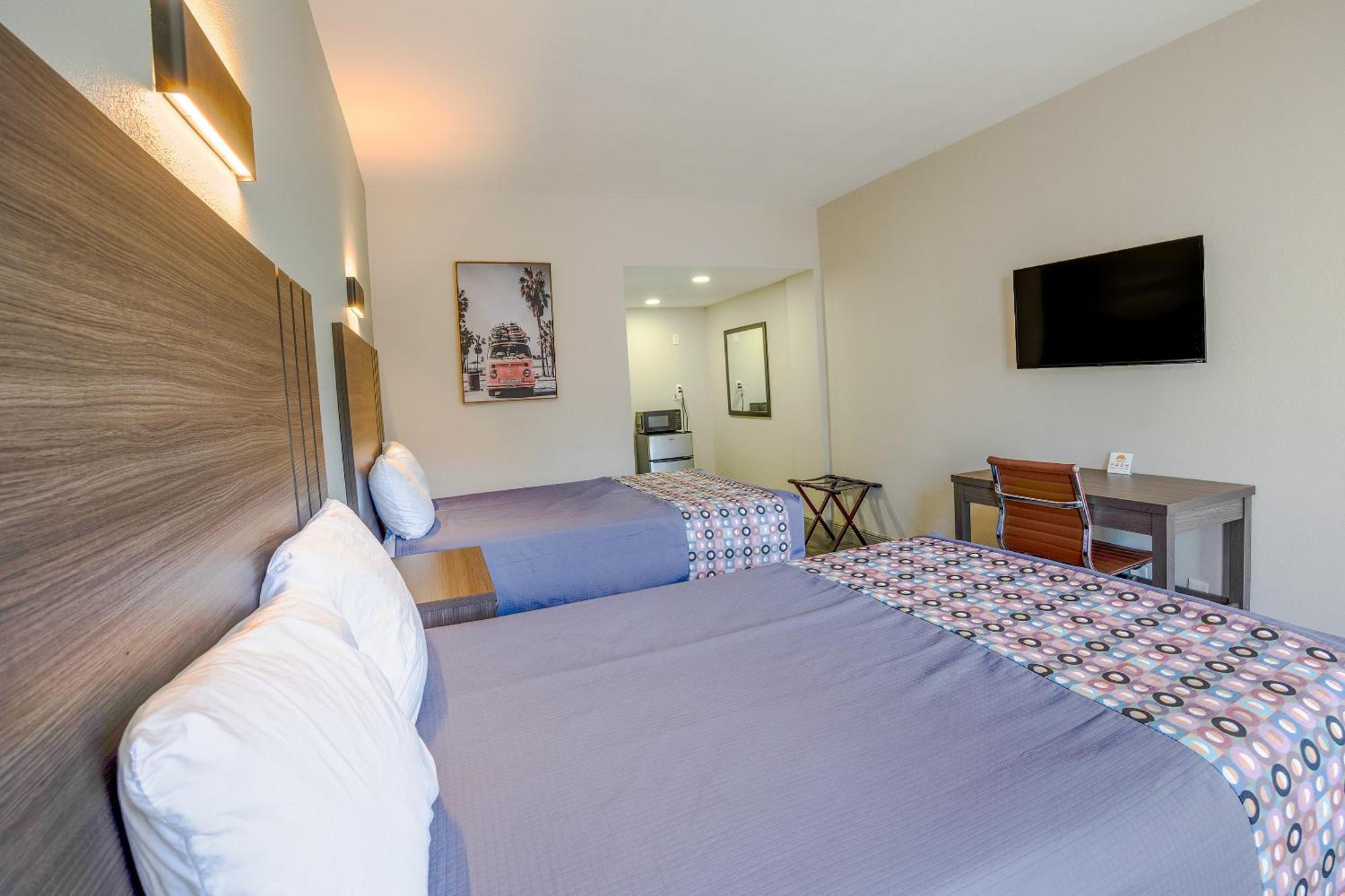 2 Full Beds Non-Smoking