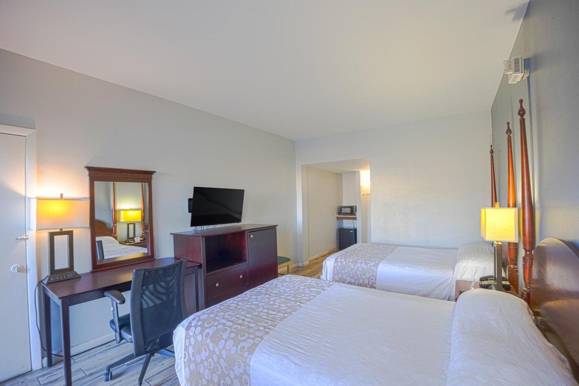 2 Full Bed Accessible