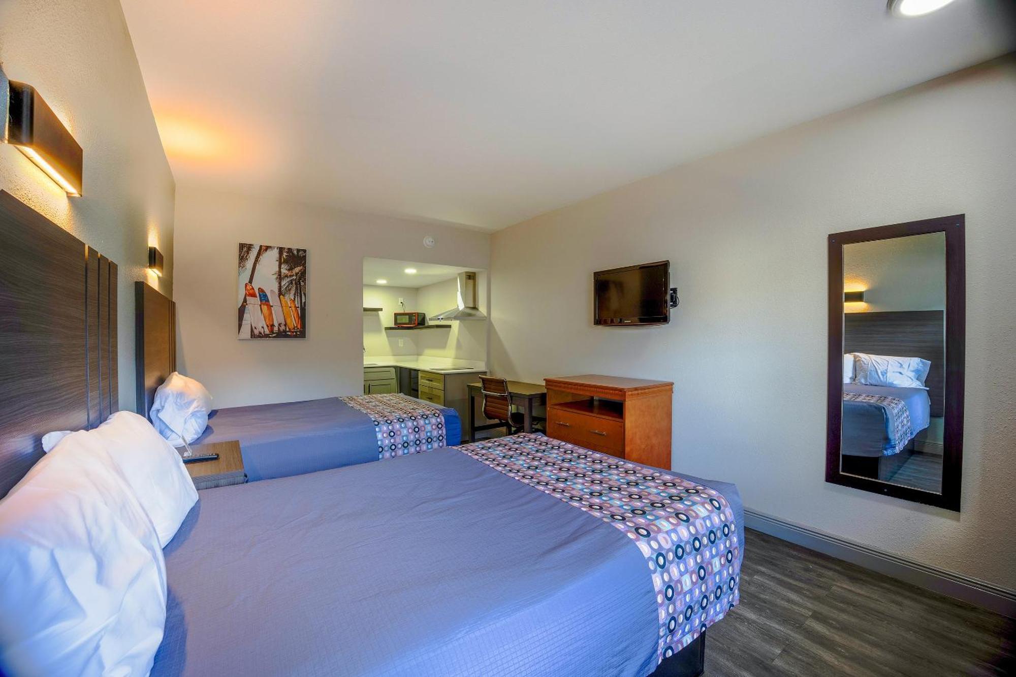 2 Full Bed Accessible