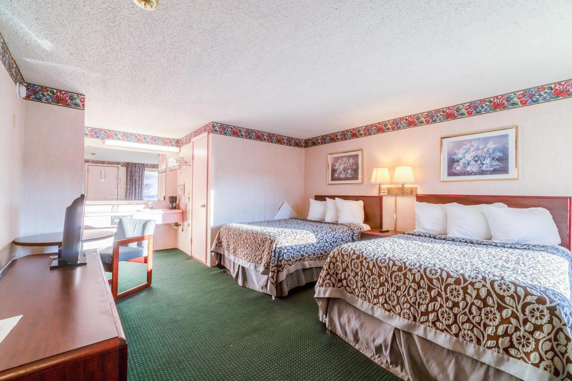 2 Full Beds Non-Smoking