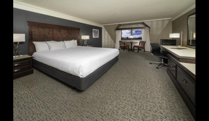 Standard Queen Room Two Queen Beds Smoking