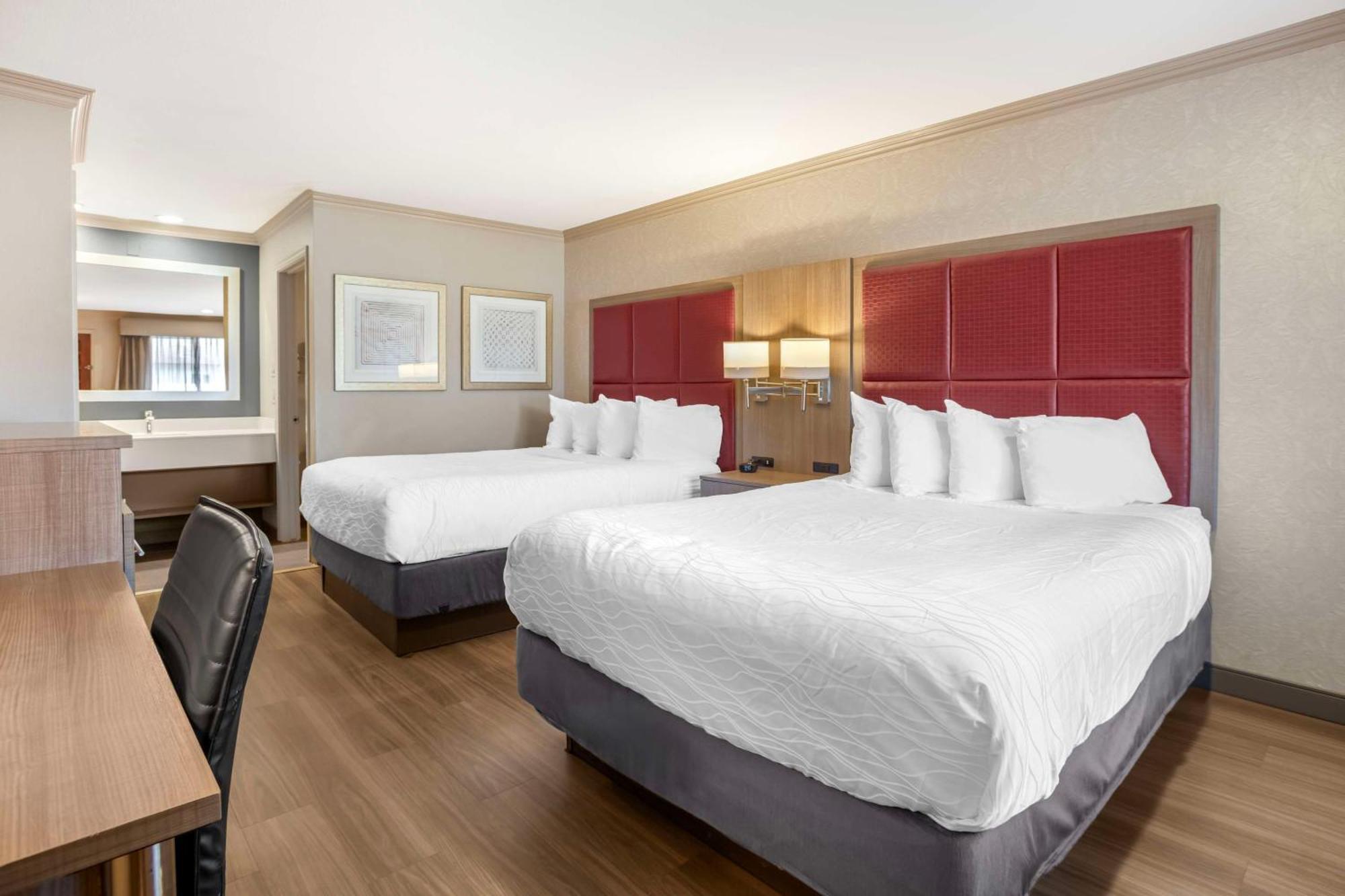 Queen Room Two Queen Beds Non-Smoking