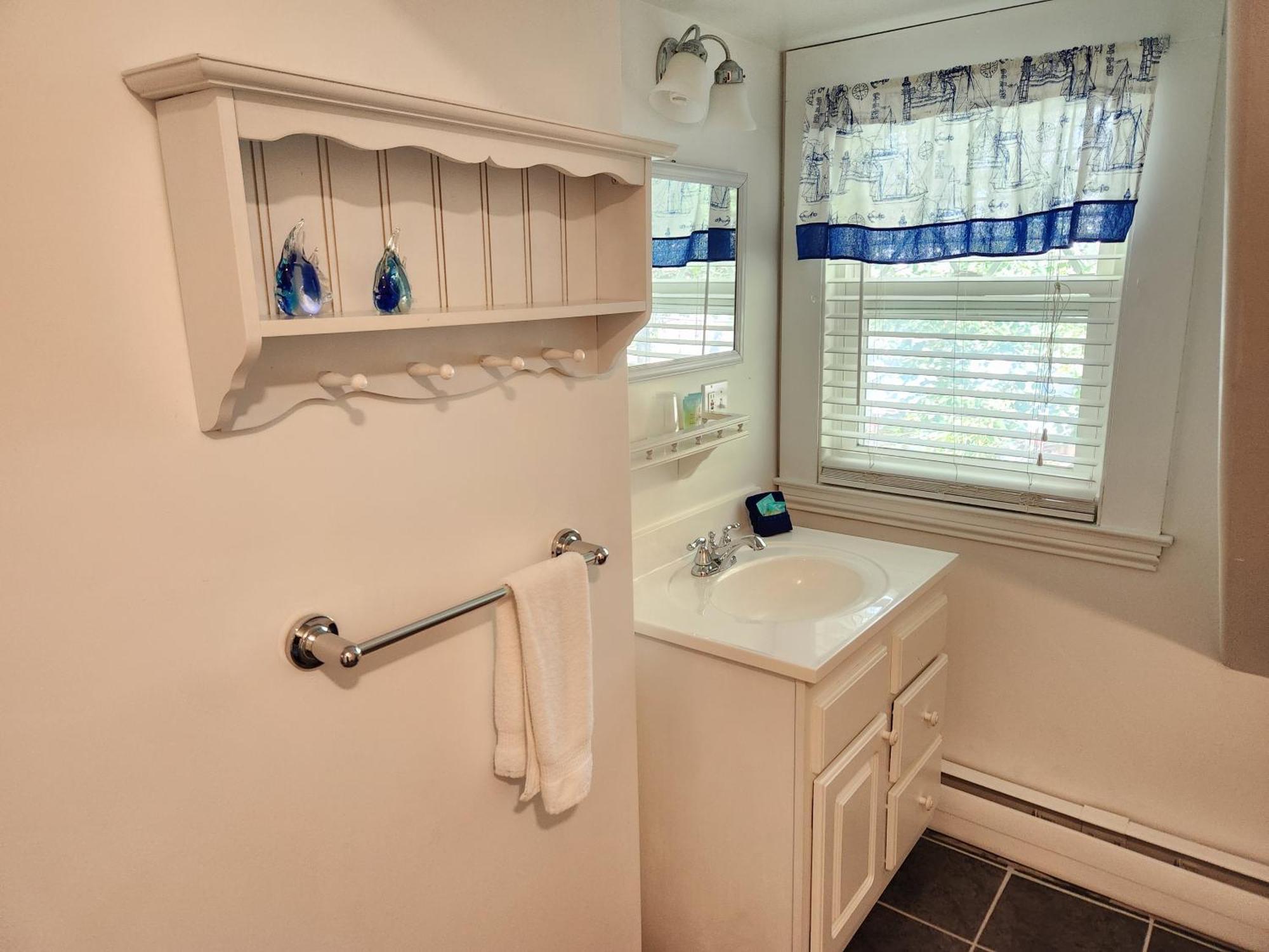 Deluxe Queen Suite