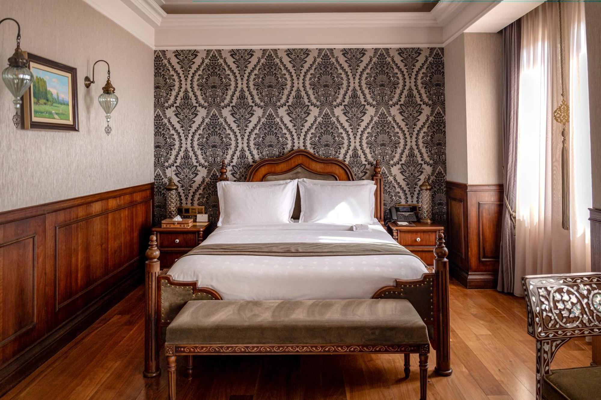 Deluxe Double Room Street View