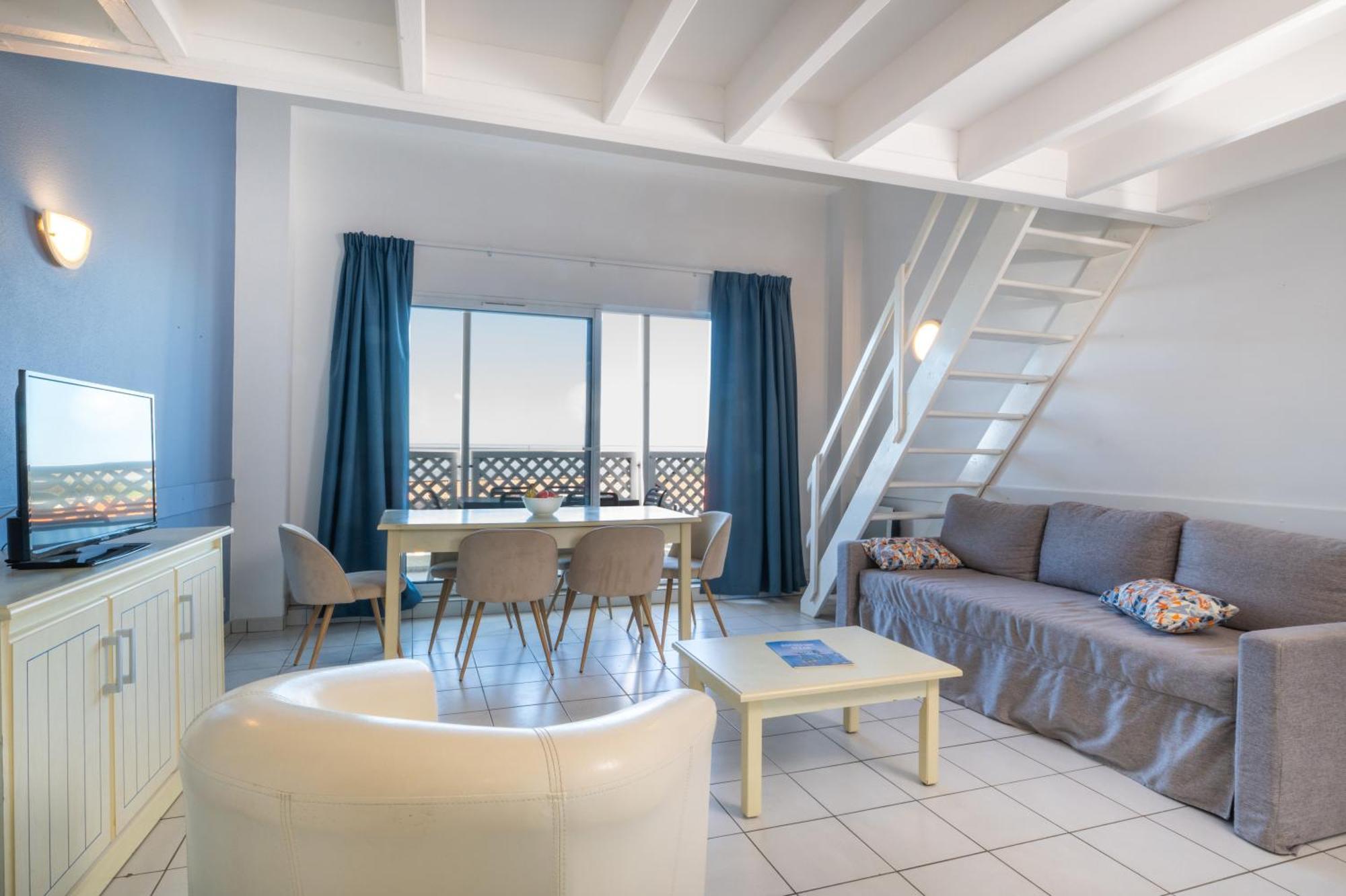3-Room Apartment Sea or Swimming Pool Side